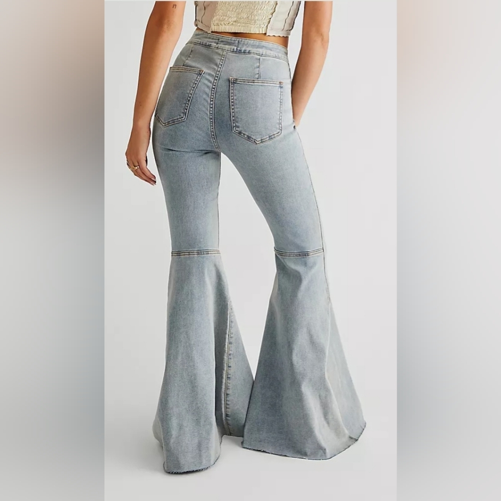 Free People Light Wash Flare Jeans short length - Picture 11 of 11